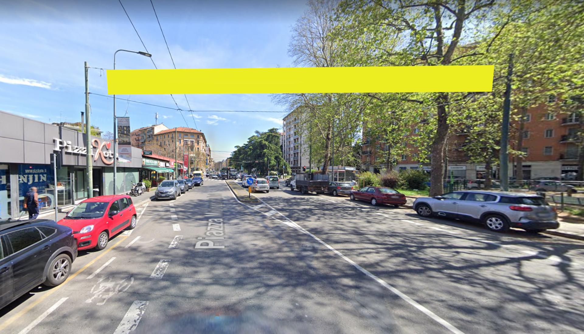 Impianto STRISCIONE a Milano, in zona NaturaSì