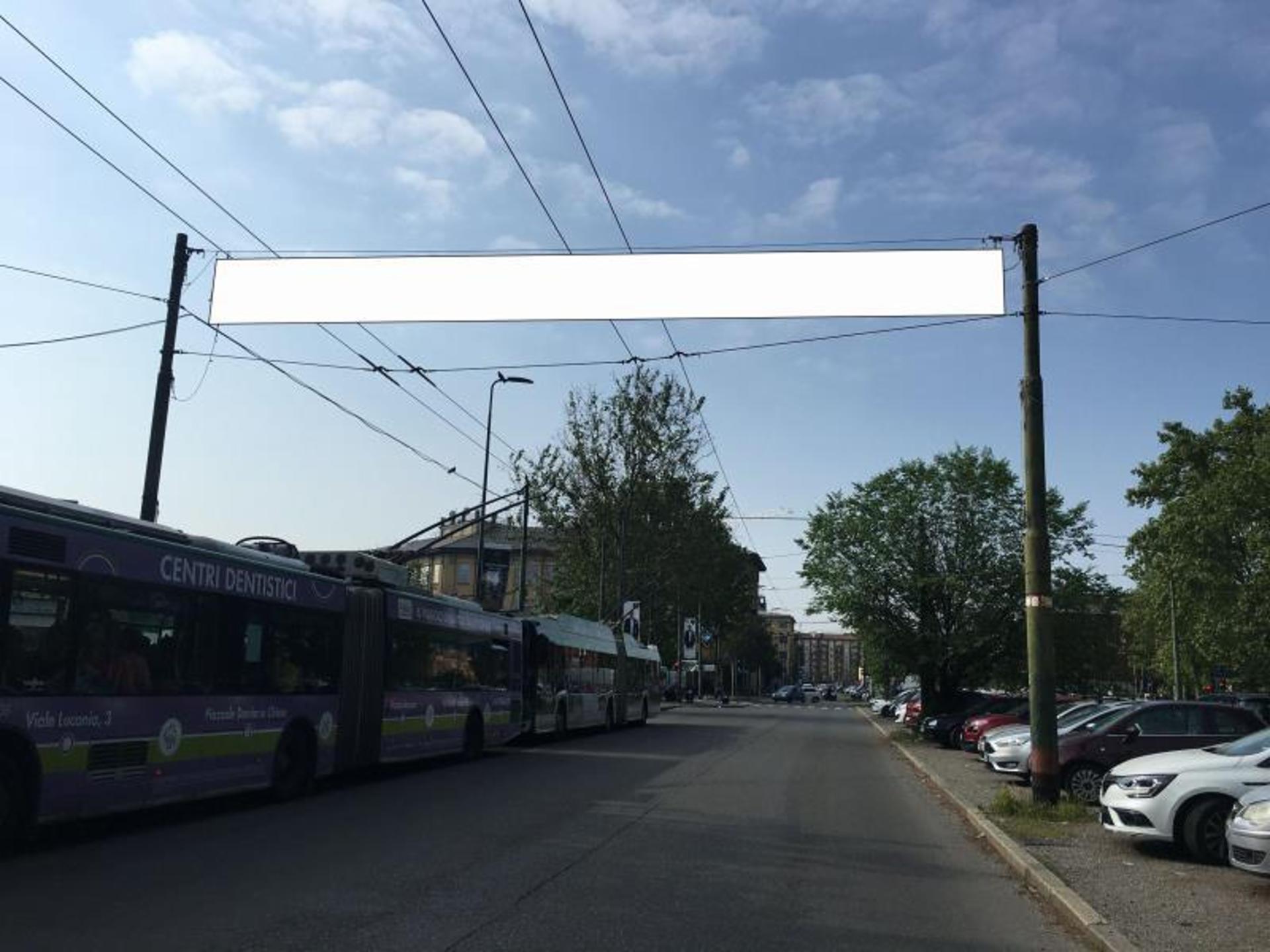 Impianto STRISCIONE a Milano, in zona Picanha's