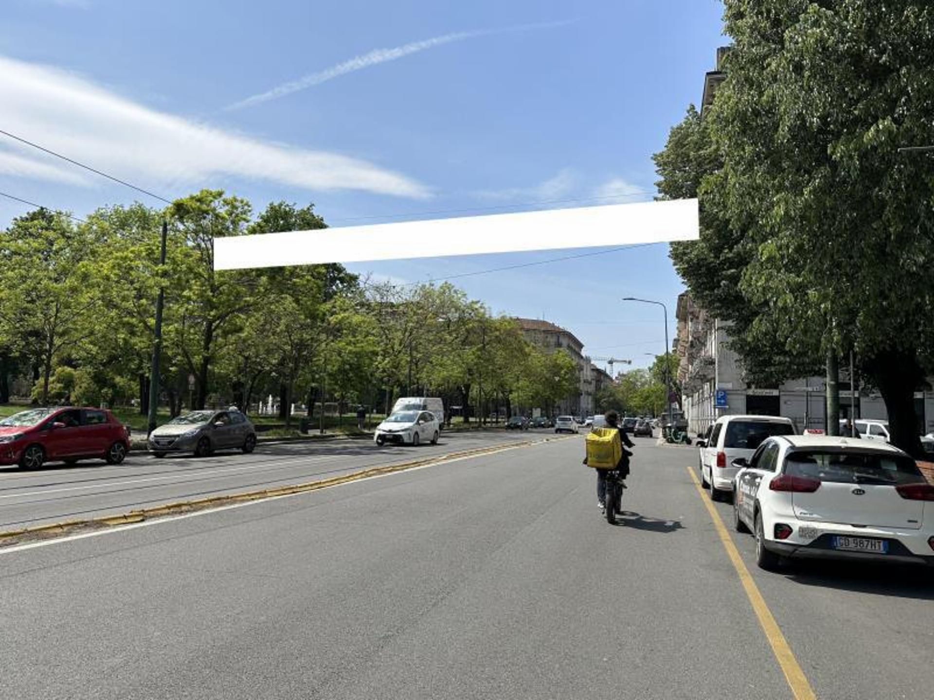 Impianto STRISCIONE a Milano, in zona Sapore della Grecia