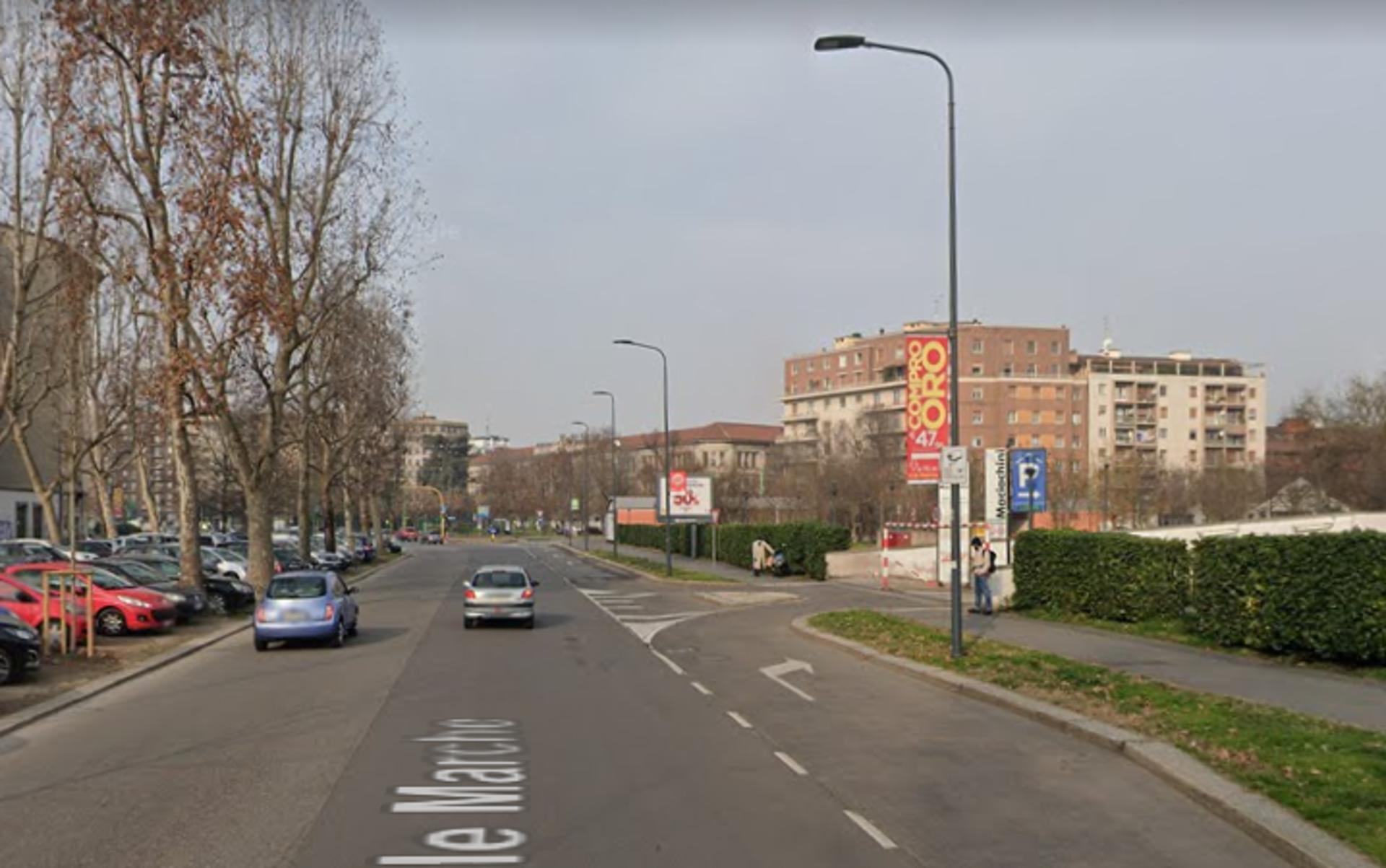 Impianto VERTICAL BANNER a Milano, in zona Ristorante Pizzeria Al 91
