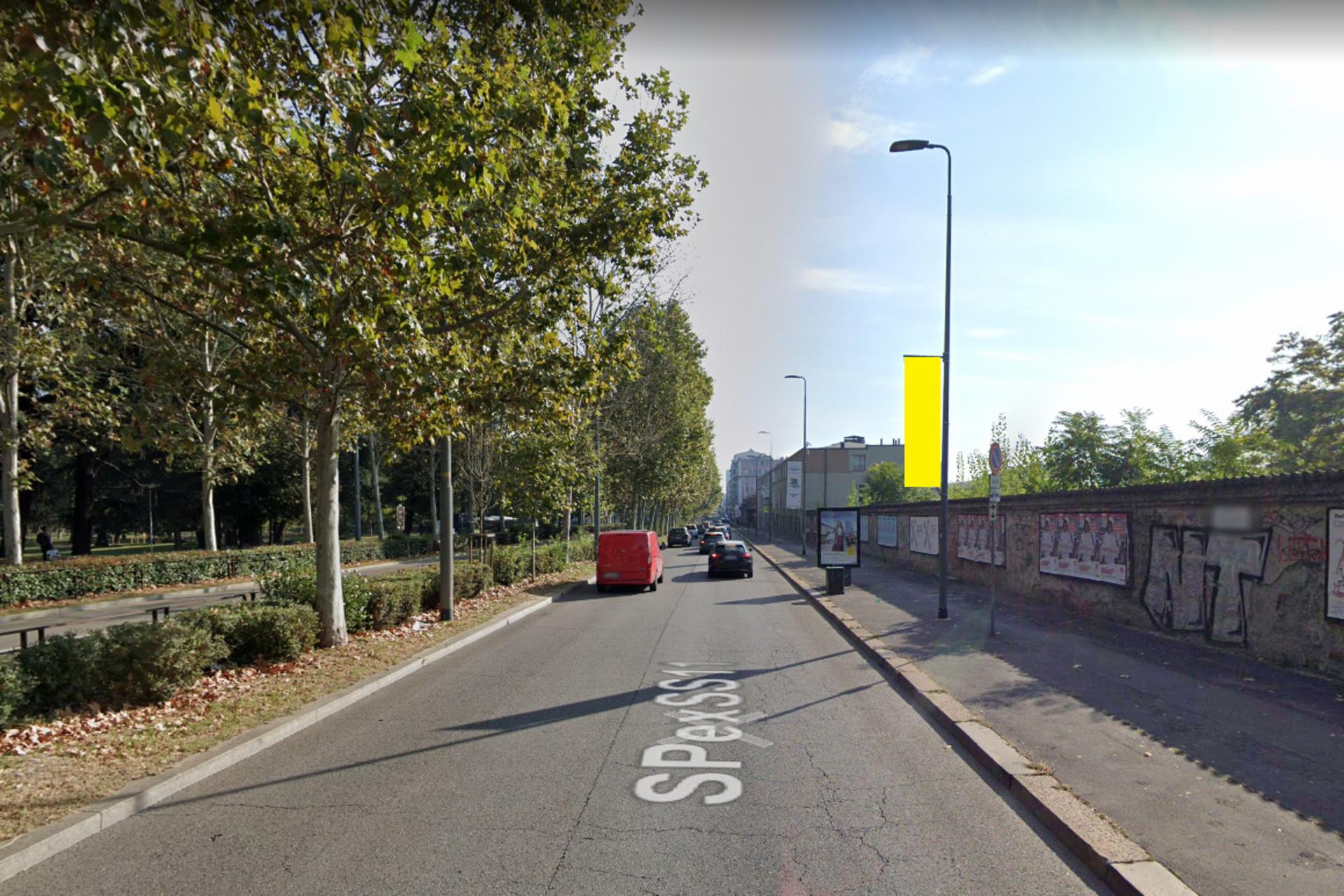 Impianto VERTICAL BANNER a Milano, in zona Poke House