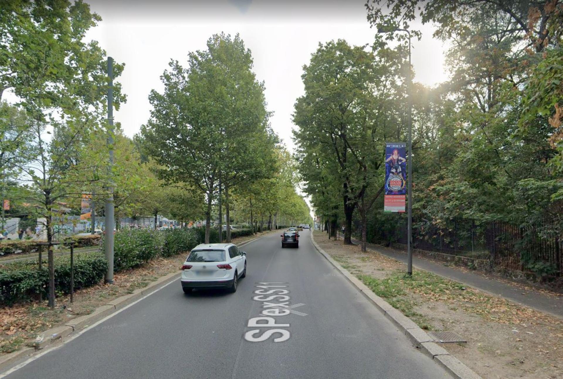 Impianto VERTICAL BANNER a Milano, in zona Santeria Toscana 31