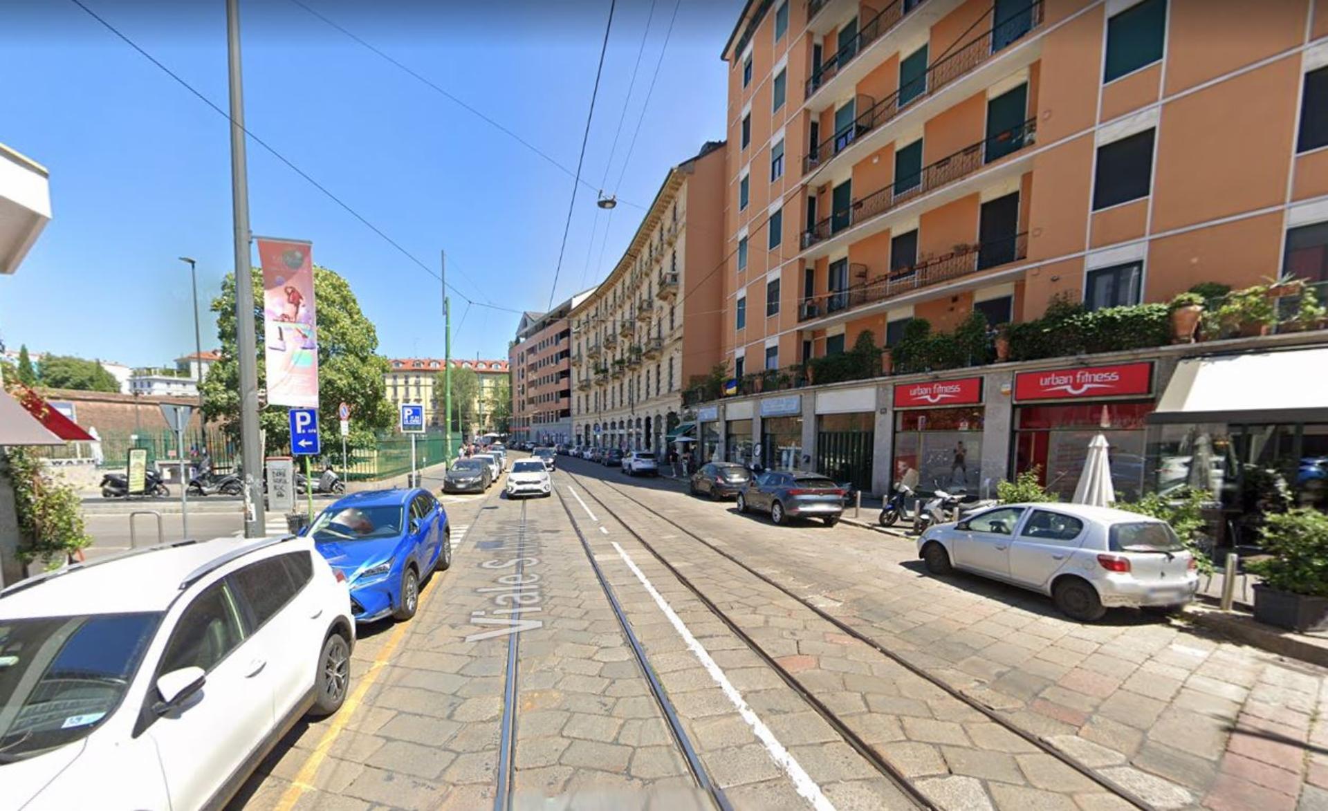 Impianto VERTICAL BANNER a Milano, in zona Refeel
