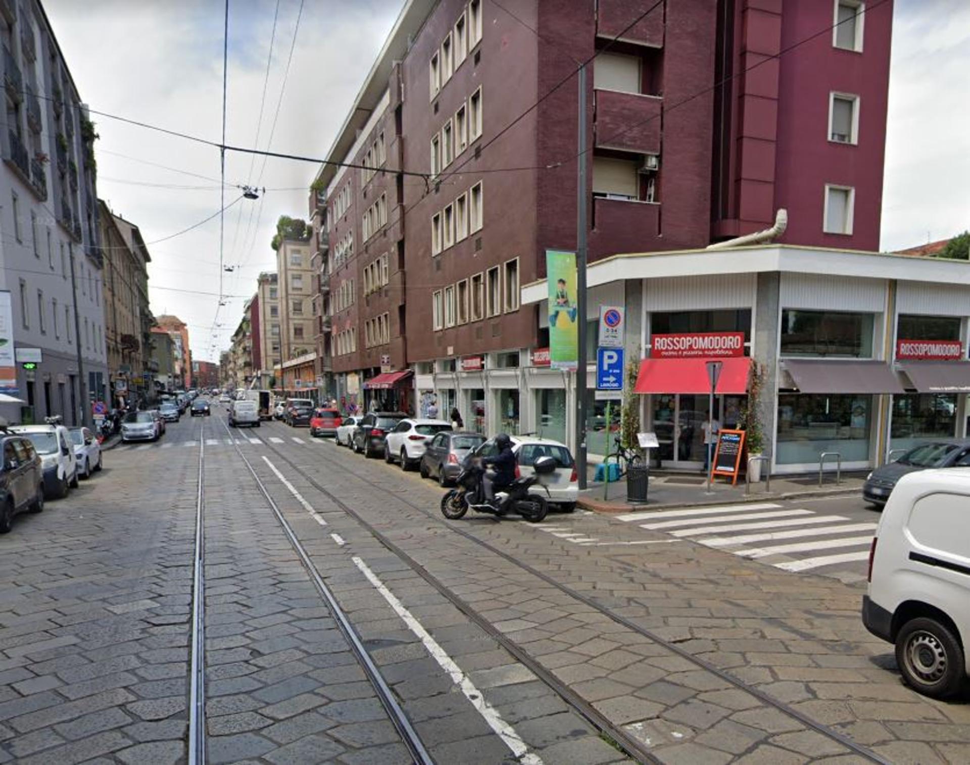 Impianto VERTICAL BANNER a Milano, in zona Refeel
