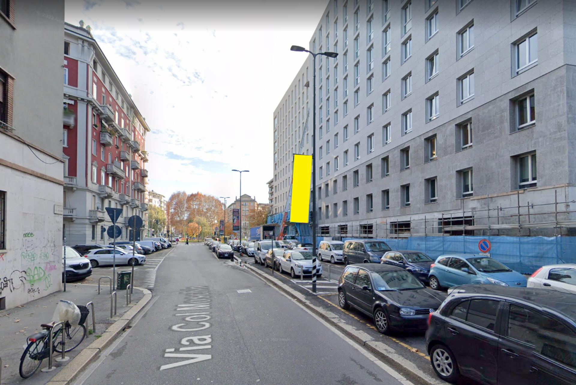 Impianto VERTICAL BANNER a Milano, in zona Panino Giusto