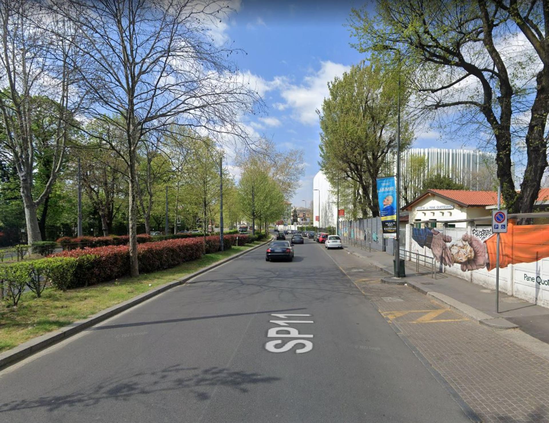 Impianto VERTICAL BANNER a Milano, in zona Santeria Toscana 31