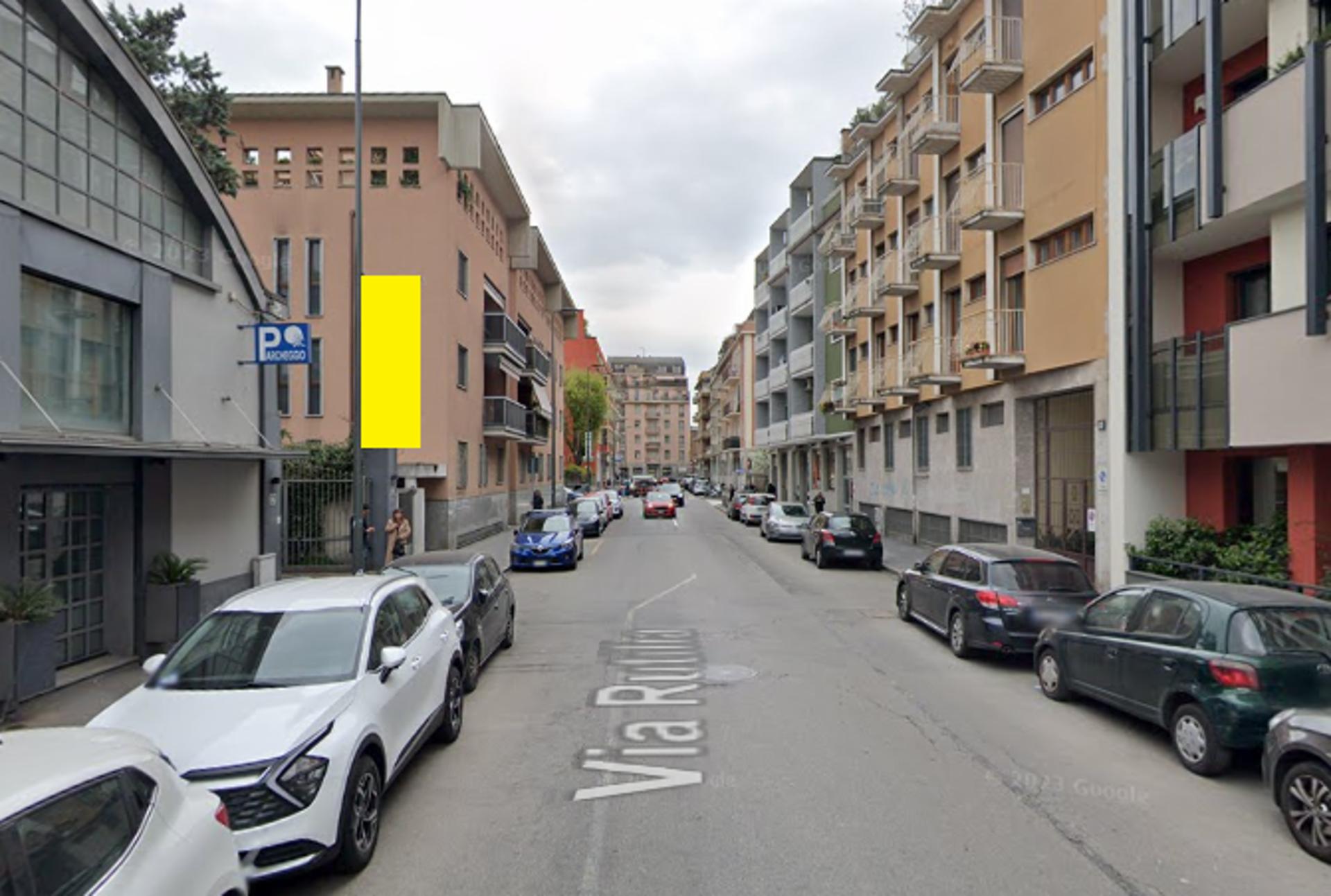Impianto VERTICAL BANNER a Milano, in zona Cibus104