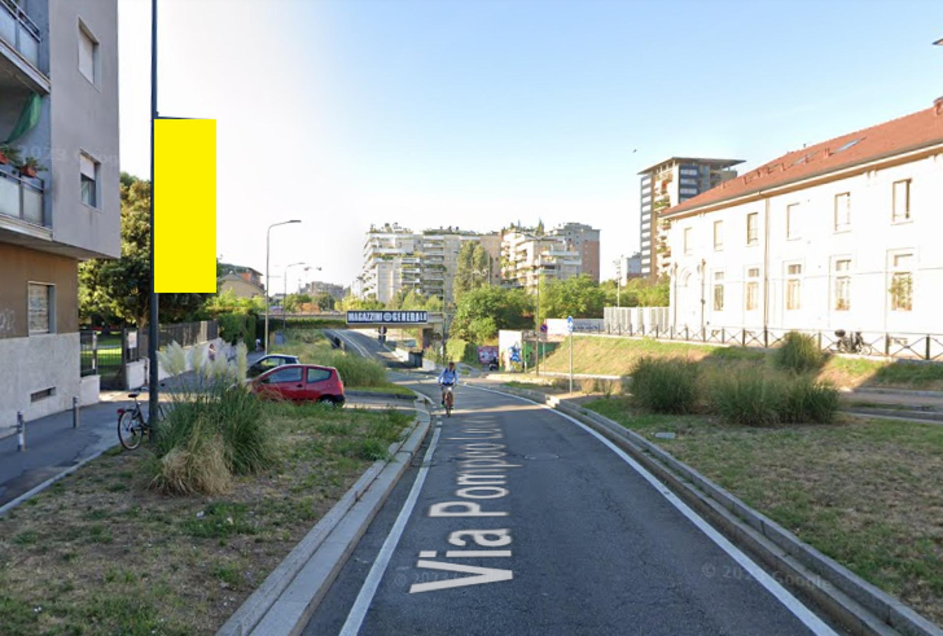 Impianto VERTICAL BANNER a Milano, in zona Line Work