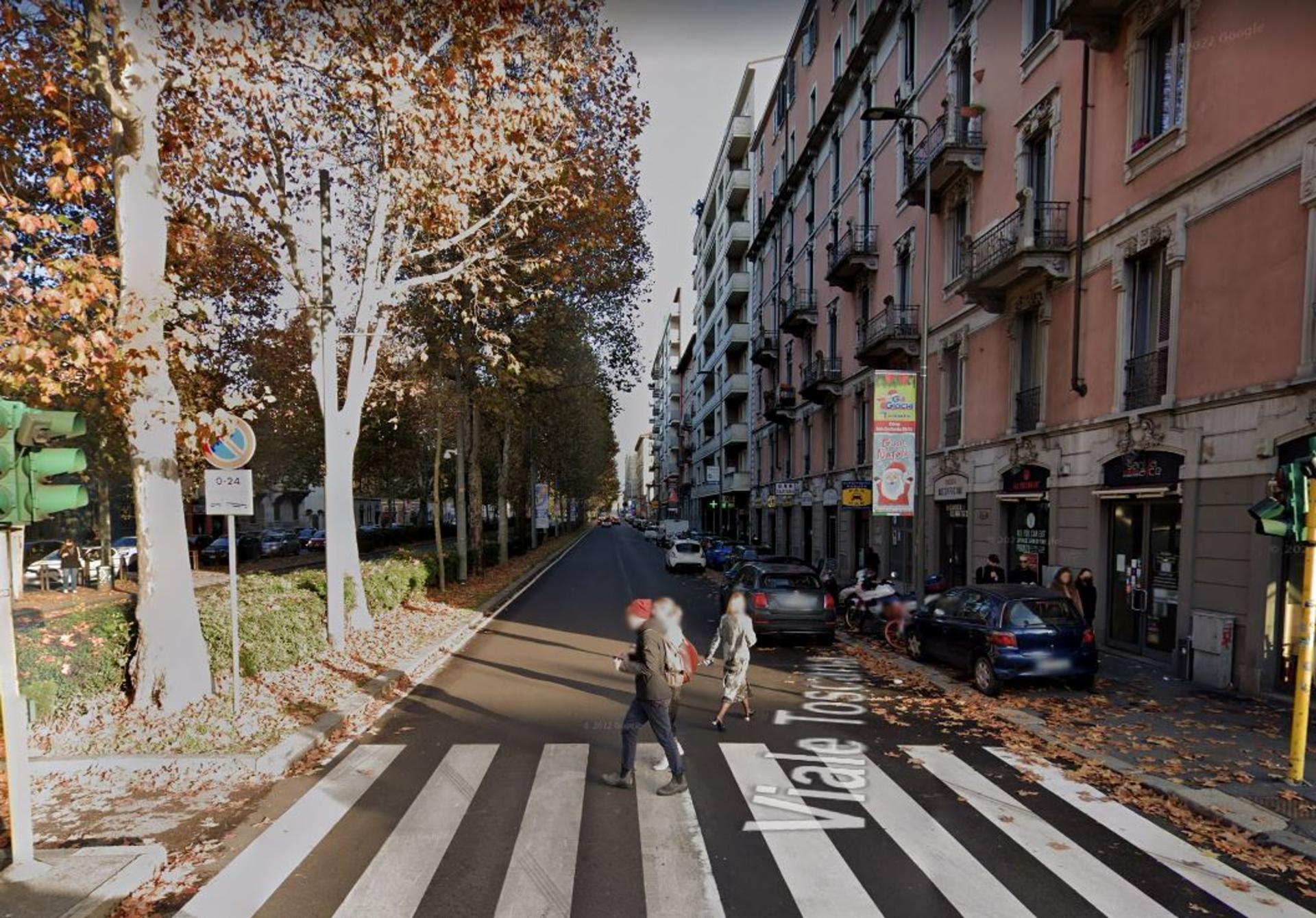 Impianto VERTICAL BANNER a Milano, in zona Line Work