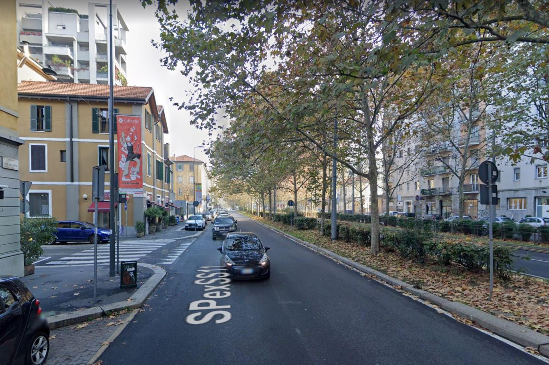Impianto VERTICAL BANNER a Milano, in zona Line Work