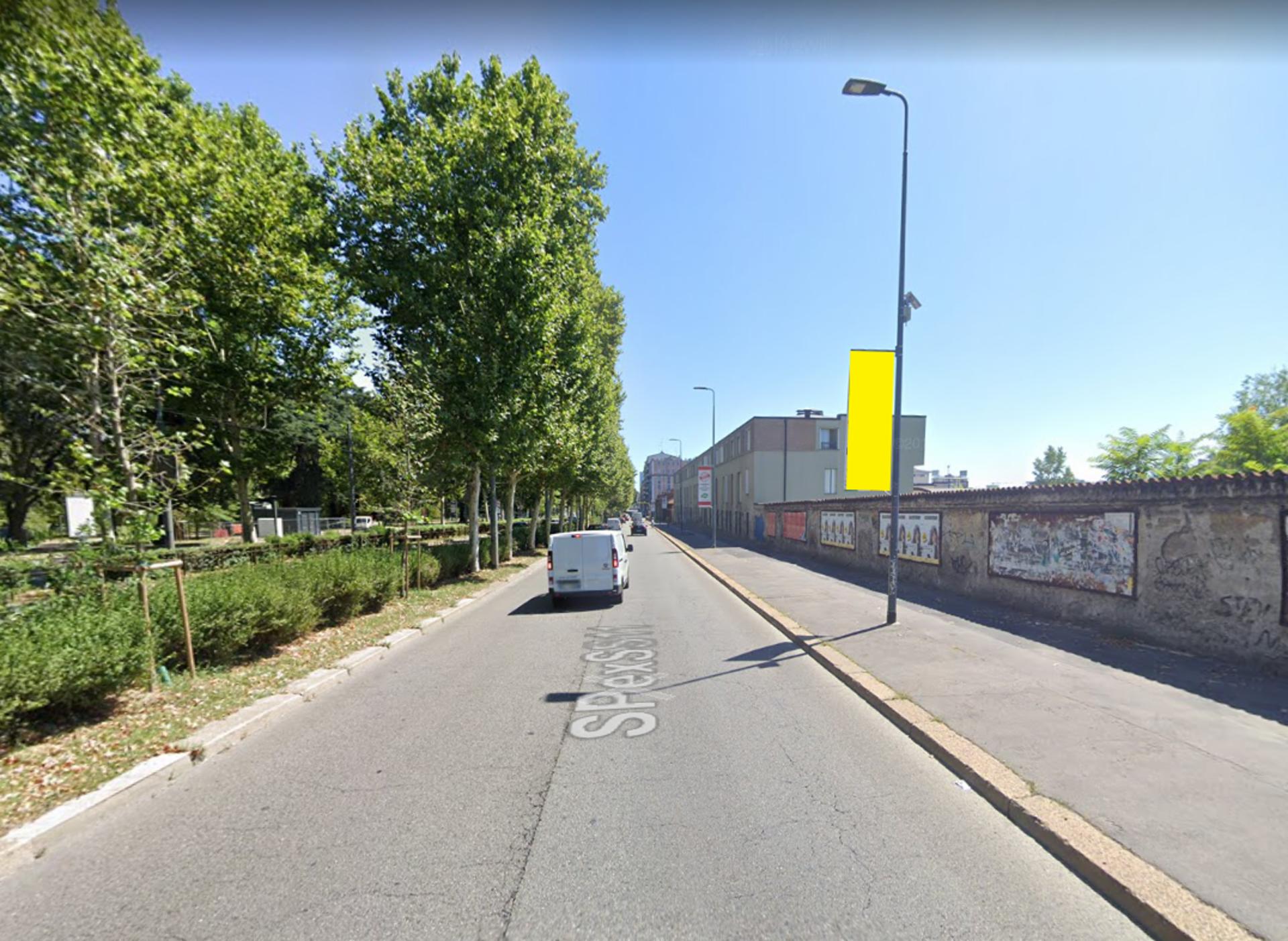 Impianto VERTICAL BANNER a Milano, in zona Poke House