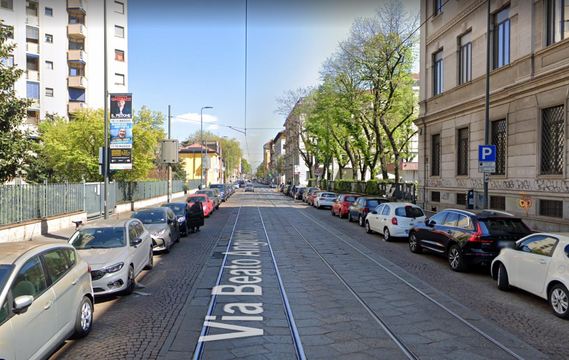 Impianto VERTICAL BANNER a Milano, in zona Il Trancio di Fra