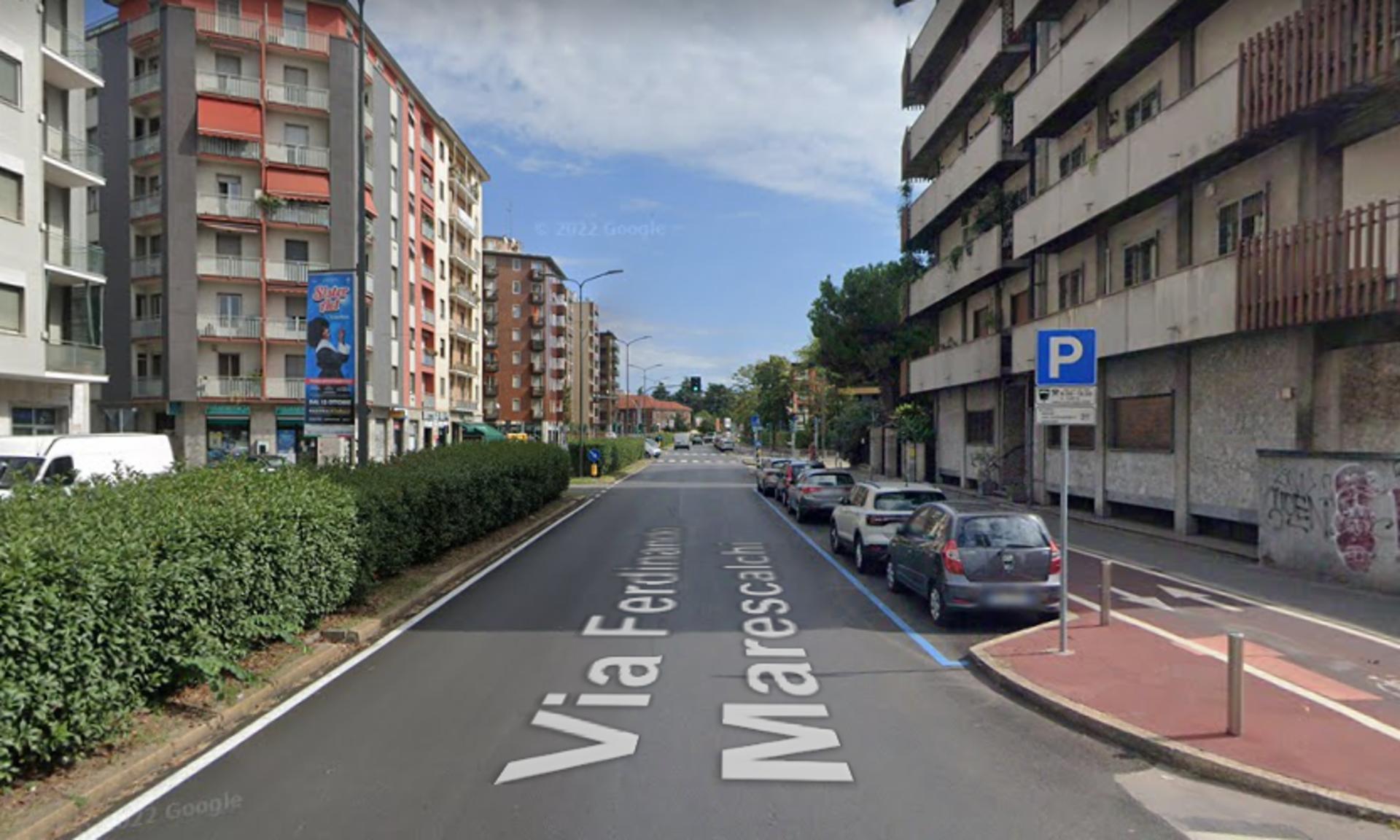 Impianto VERTICAL BANNER a Milano, in zona Lo Smeraldo