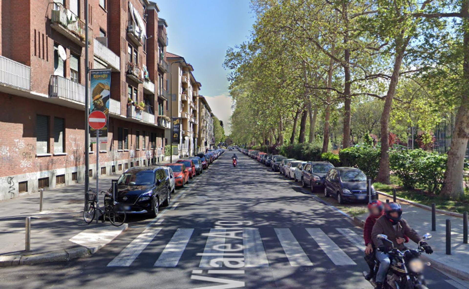 Impianto VERTICAL BANNER a Milano, in zona Corner 58