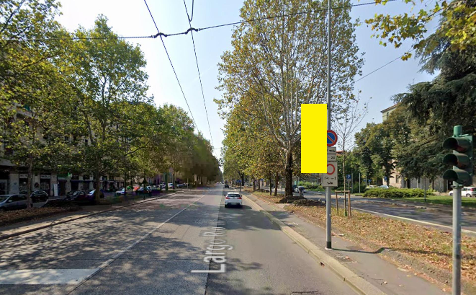 Impianto VERTICAL BANNER a Milano, in zona L'insolita pescheria
