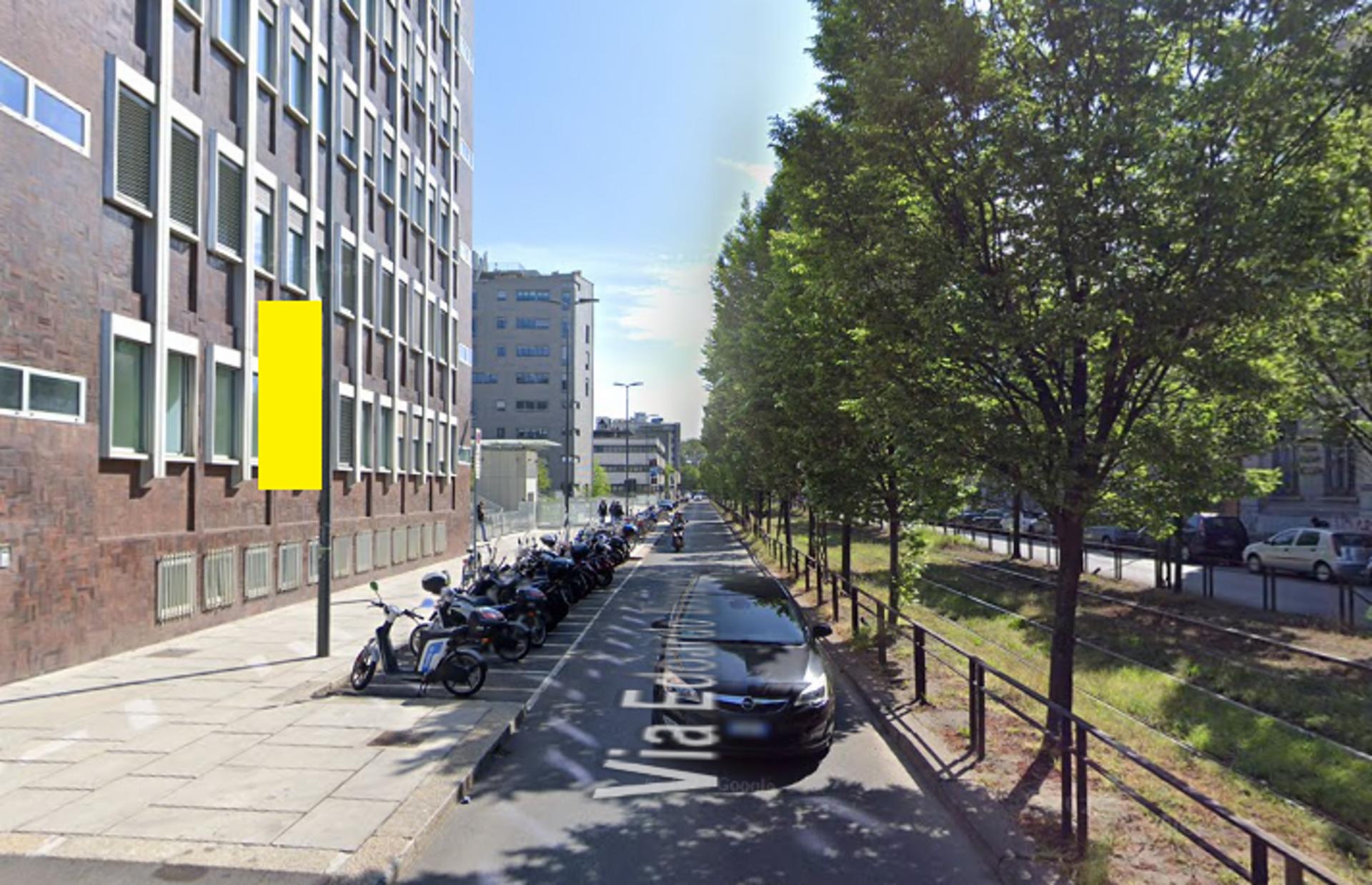 Impianto VERTICAL BANNER a Milano, in zona SeRist