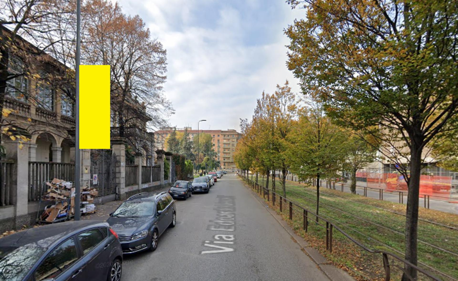 Impianto VERTICAL BANNER a Milano, in zona SeRist