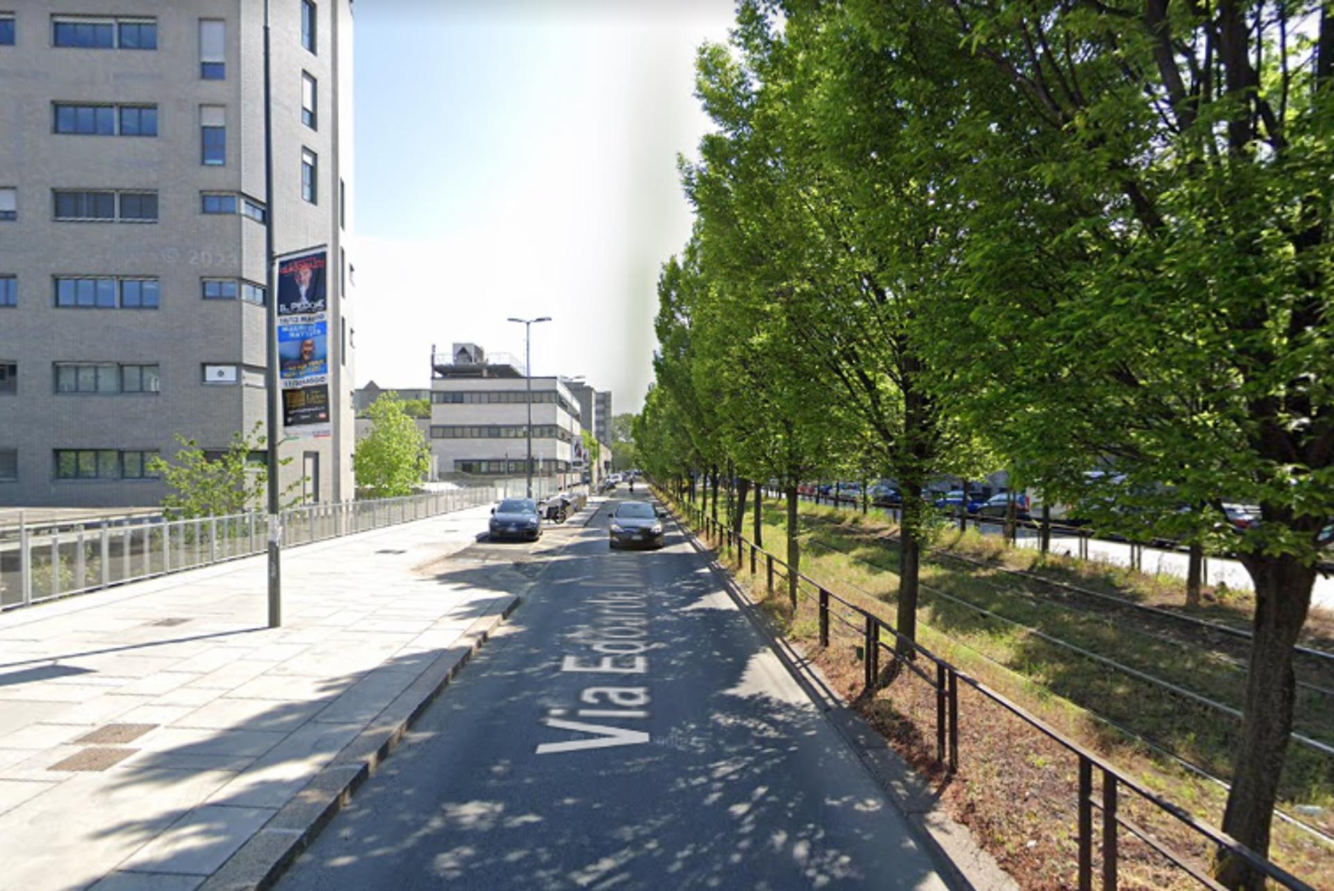 Impianto VERTICAL BANNER a Milano, in zona SeRist