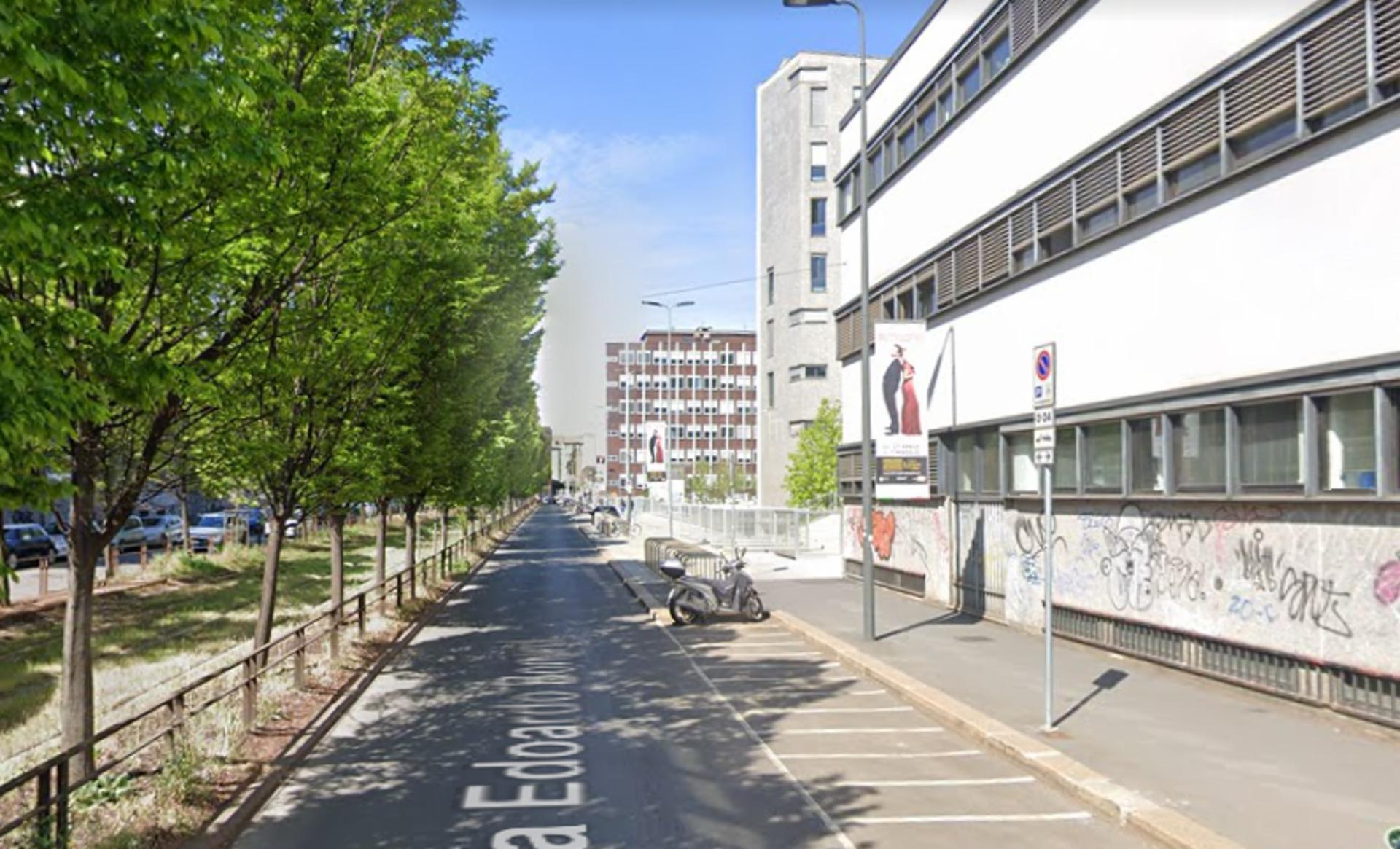 Impianto VERTICAL BANNER a Milano, in zona SeRist