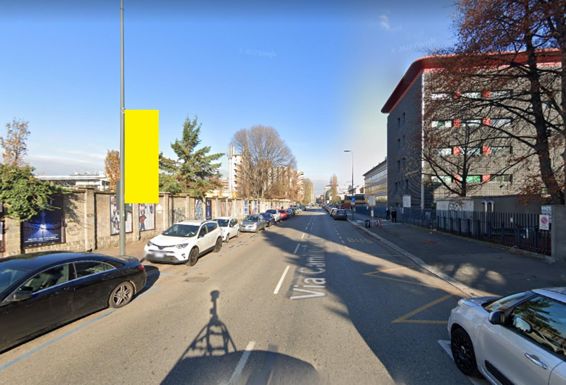 Impianto VERTICAL BANNER a Milano, in zona Poli District
