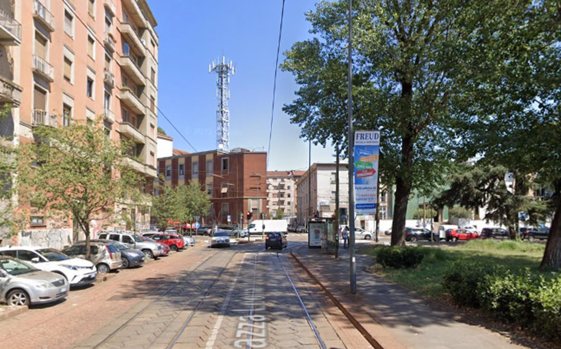 Impianto VERTICAL BANNER a Milano, in zona Mundial Break