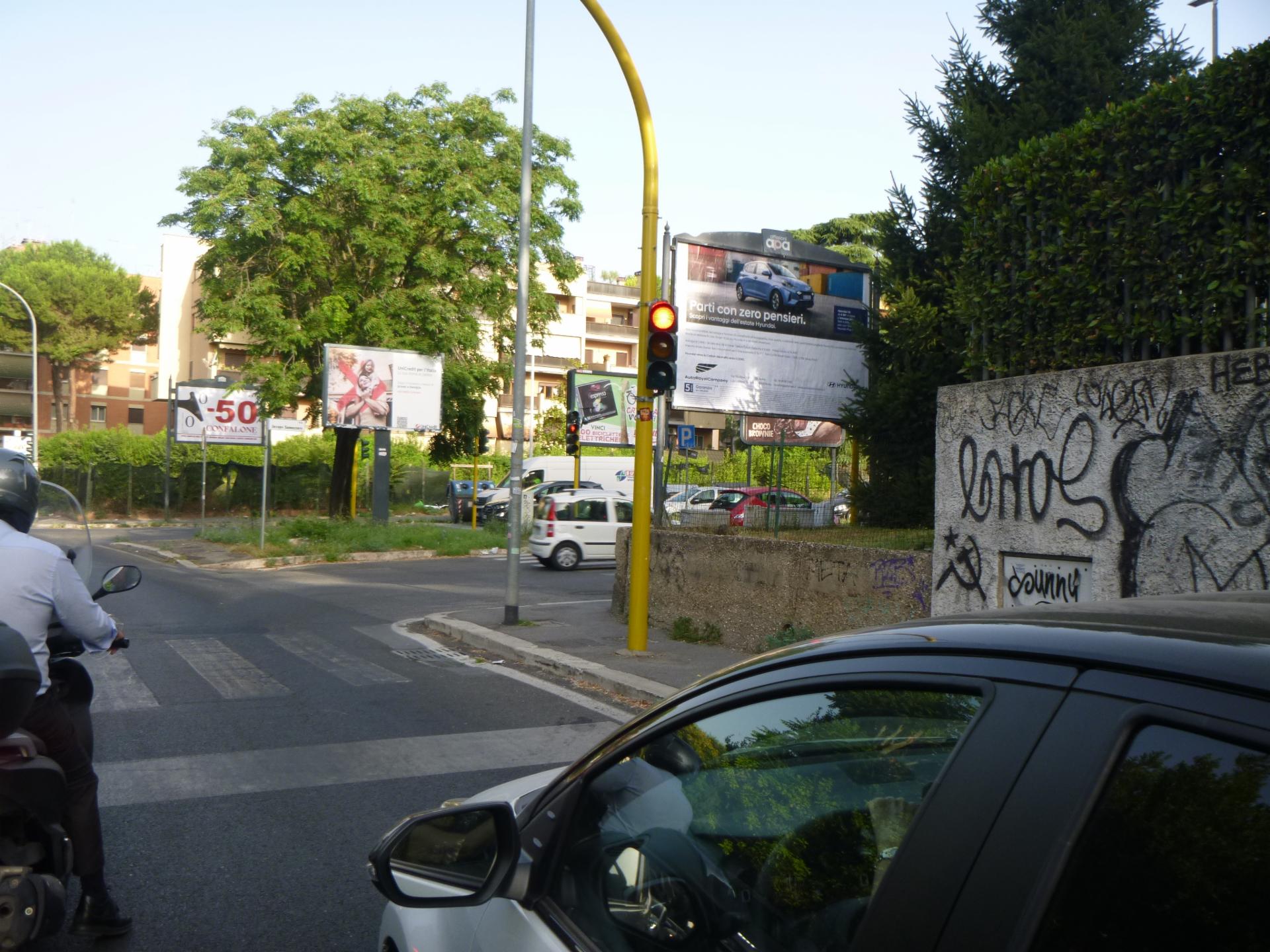 Impianto POSTER a Roma, in zona Pinguino geloso civico 26