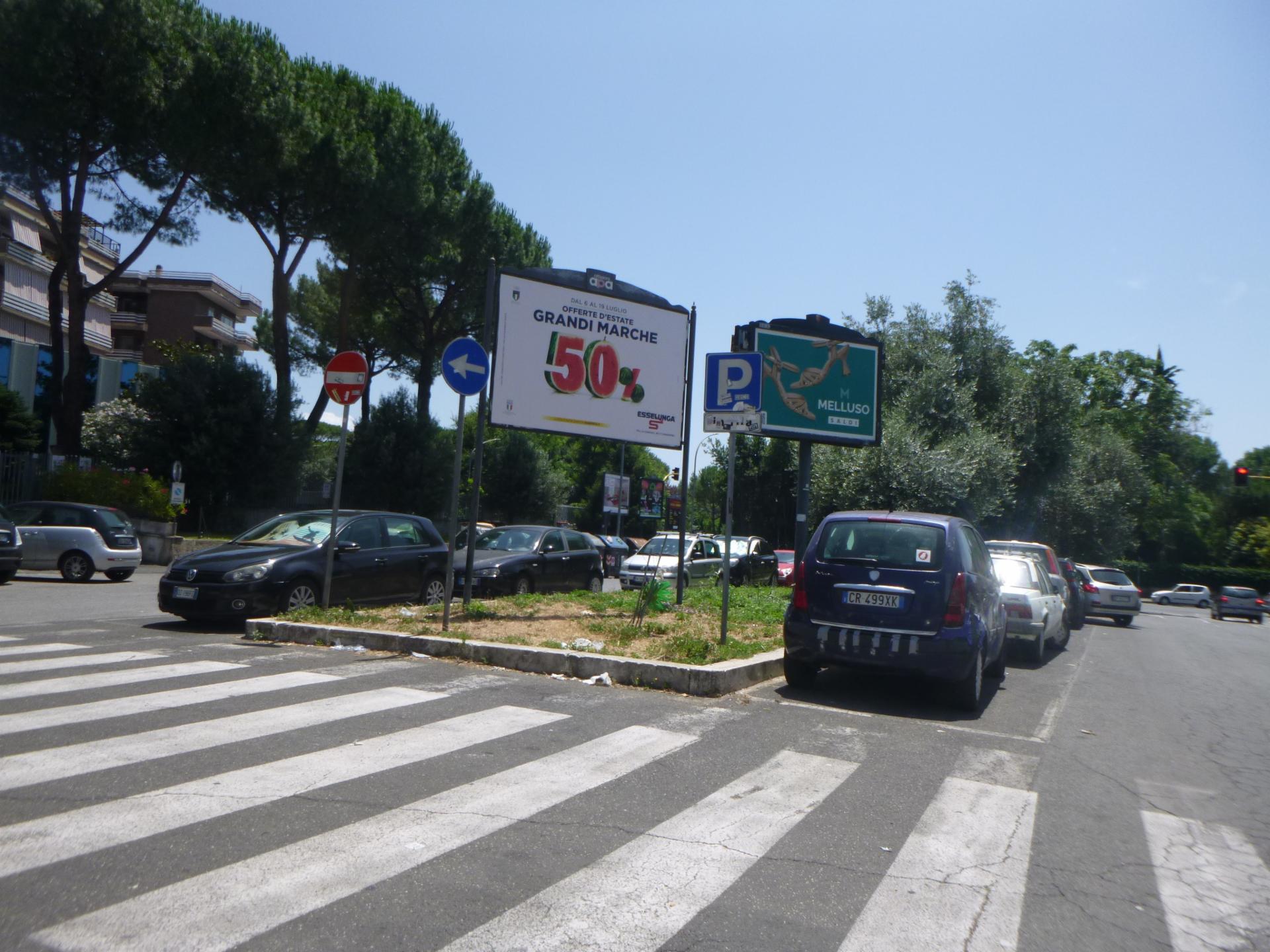 Impianto POSTER a Roma, in zona Pinguino geloso civico 26