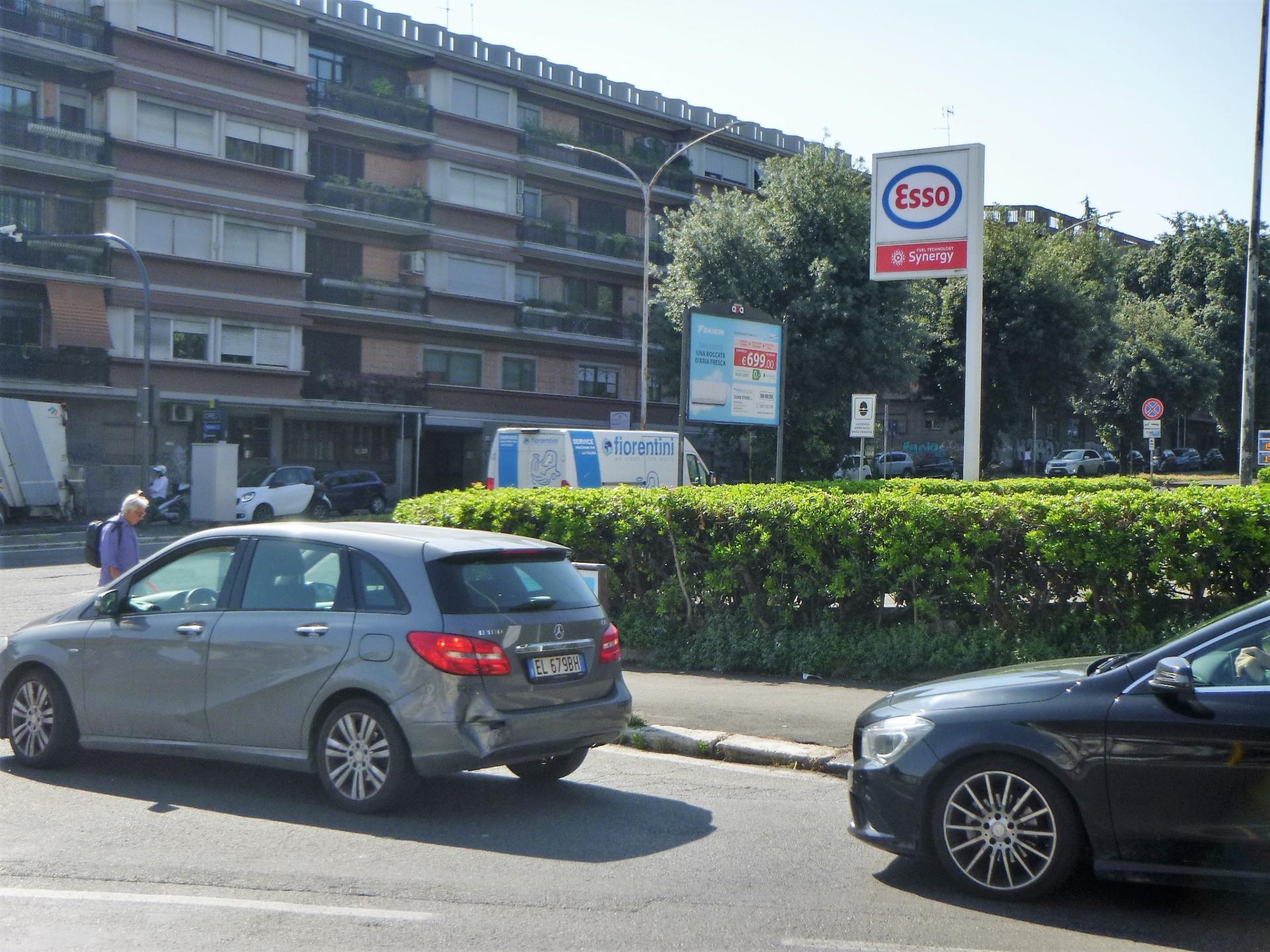 Impianto POSTER a Roma, in zona Pizza Sole