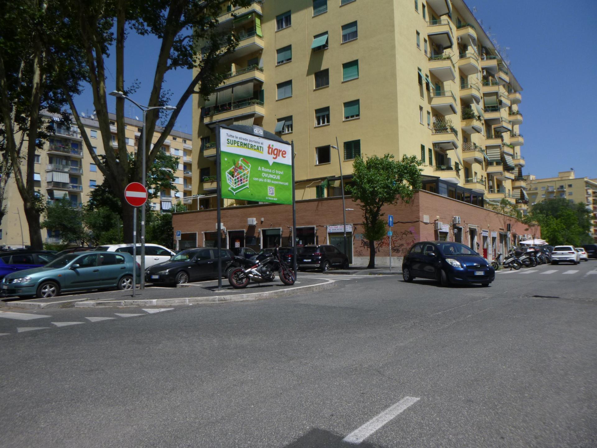 Impianto POSTER a Roma, in zona Parrucchiere by Moretti