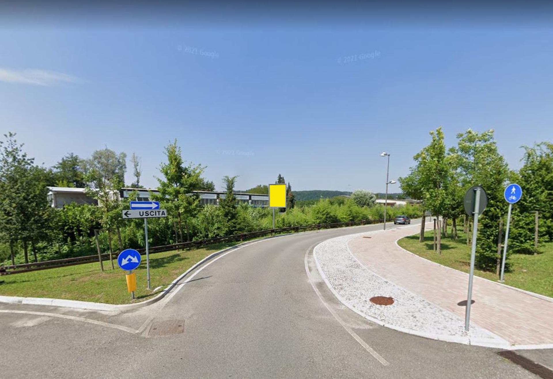 Impianto CARTELLONISTICA a Castelletto sopra Ticino, in zona Decathlon