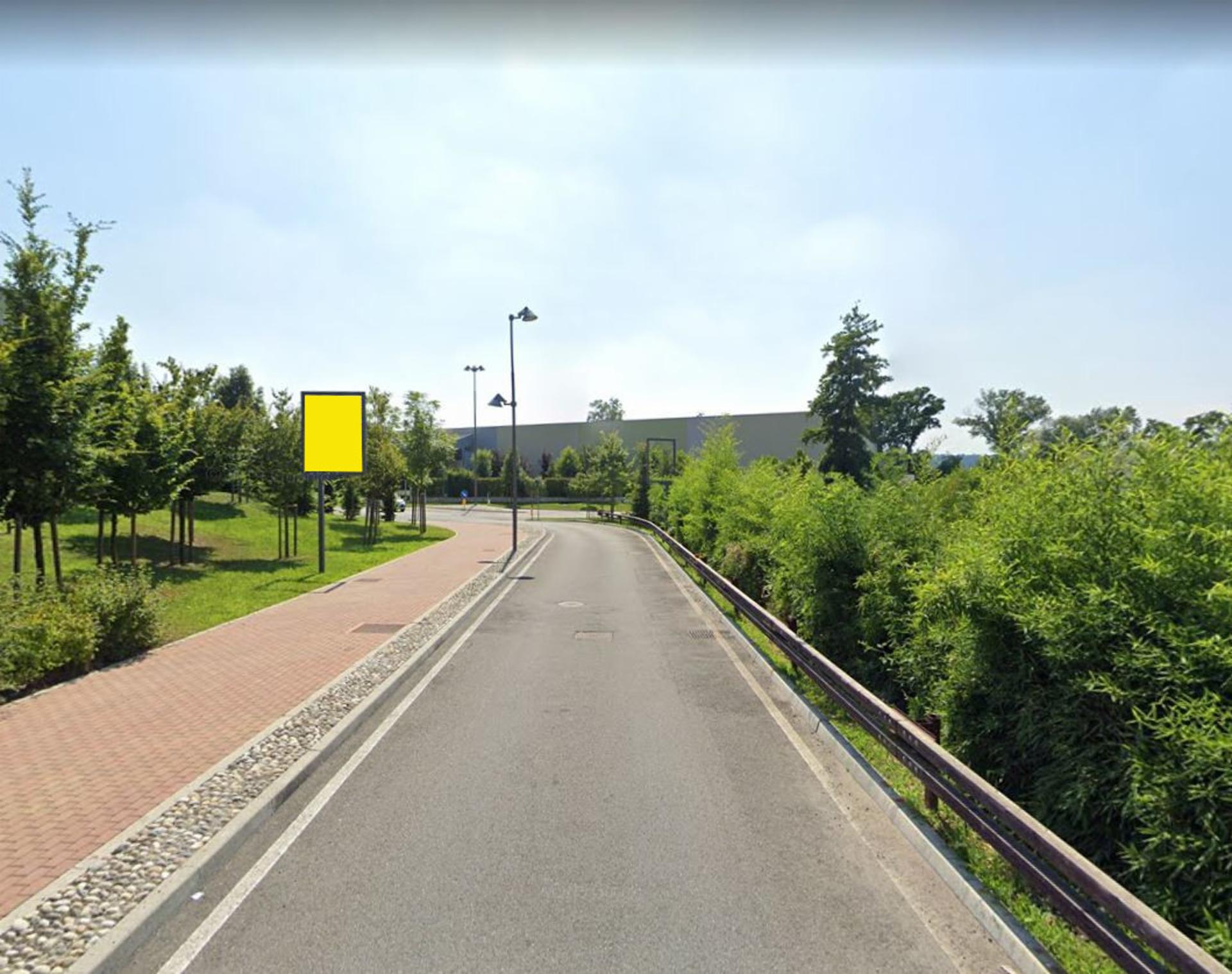Impianto CARTELLONISTICA a Castelletto sopra Ticino, in zona Decathlon
