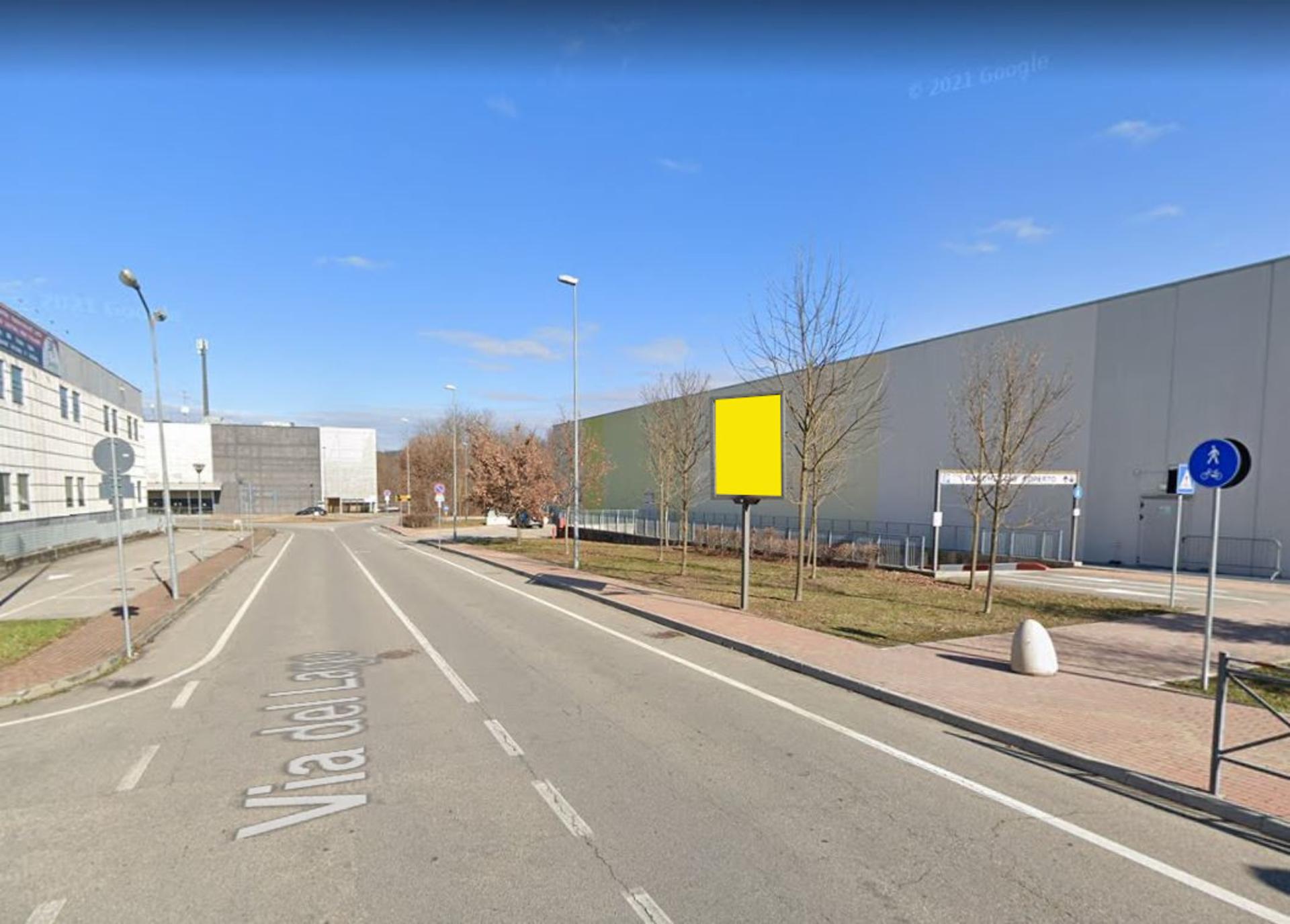 Impianto CARTELLONISTICA a Castelletto sopra Ticino, in zona Maison du Monde