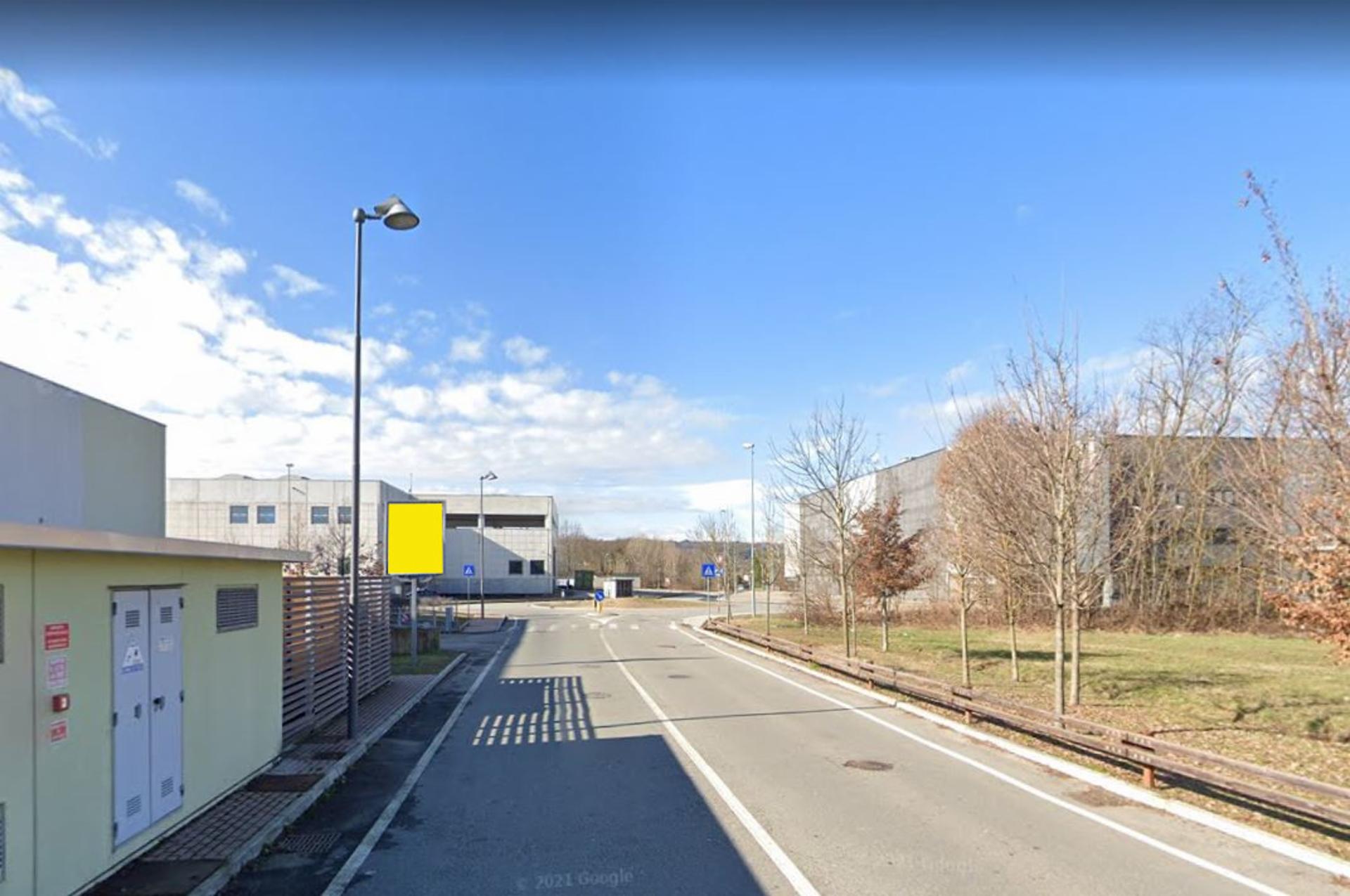 Impianto CARTELLONISTICA a Castelletto sopra Ticino, in zona Maison du Monde