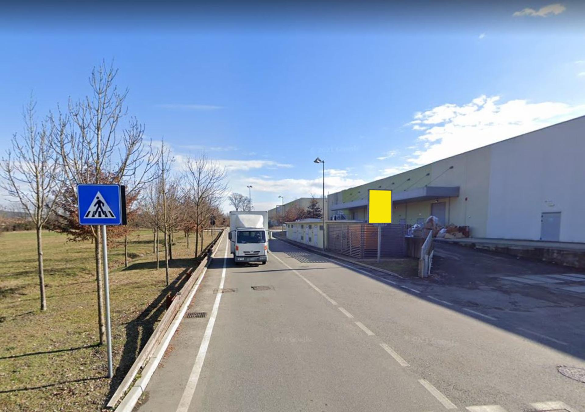 Impianto CARTELLONISTICA a Castelletto sopra Ticino, in zona Maison du Monde