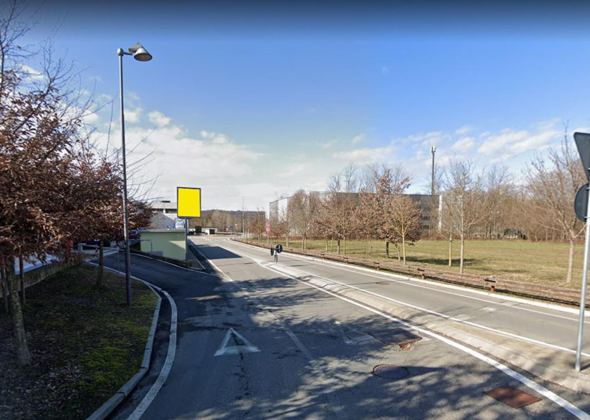 Impianto CARTELLONISTICA a Castelletto sopra Ticino, in zona Piazza Italia