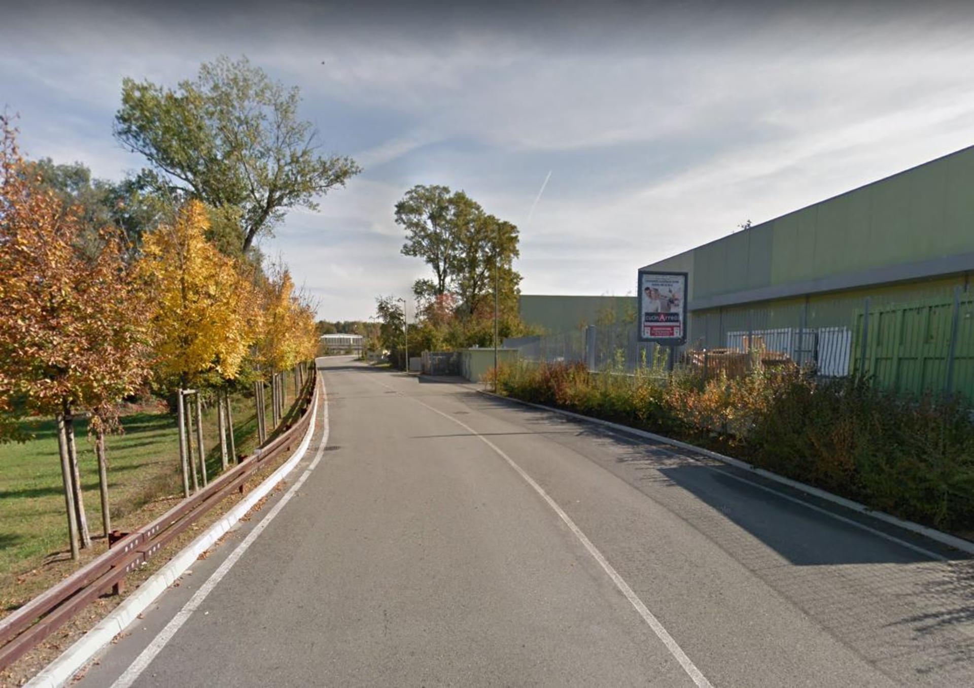 Impianto CARTELLONISTICA a Castelletto sopra Ticino, in zona Divani & Divani