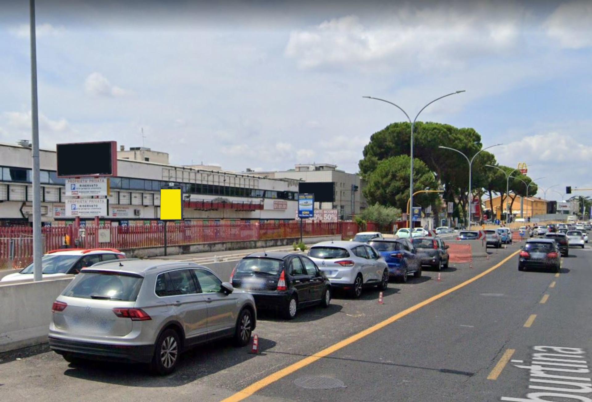 Impianto CARTELLONISTICA a Roma, in zona derby bar