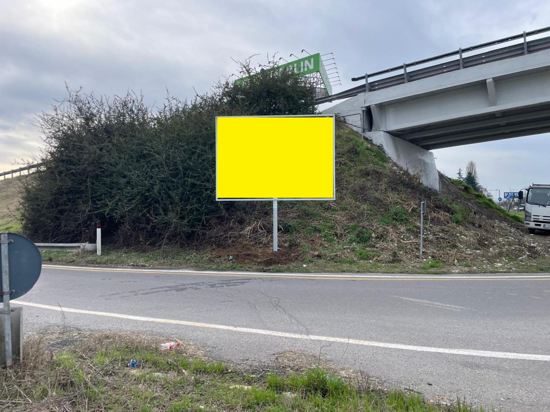 Impianto poster a Montebello della Battaglia