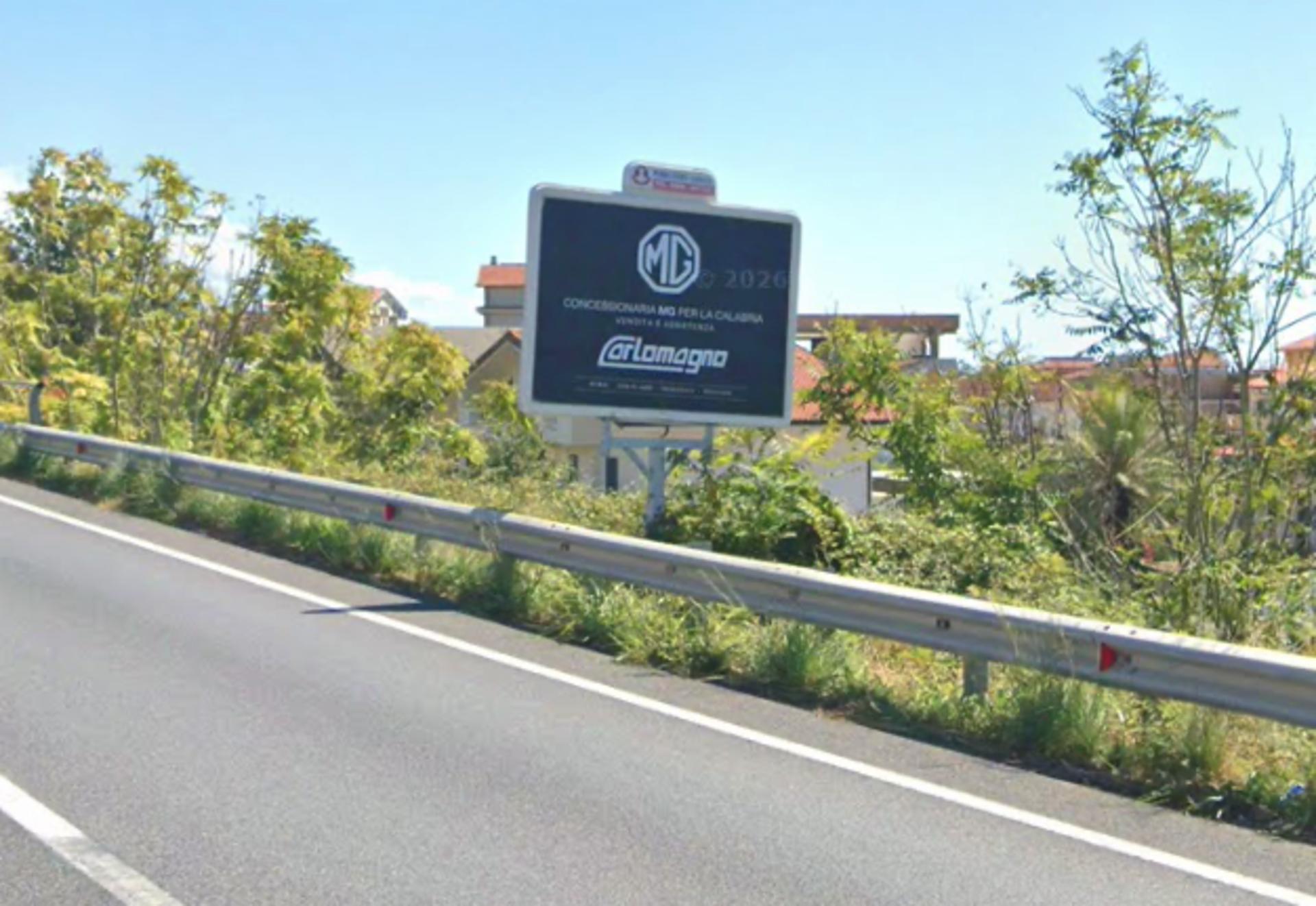 Impianto CARTELLONISTICA a Fuscaldo, in zona Supermercato Rossotono (antico Carrefour Market)