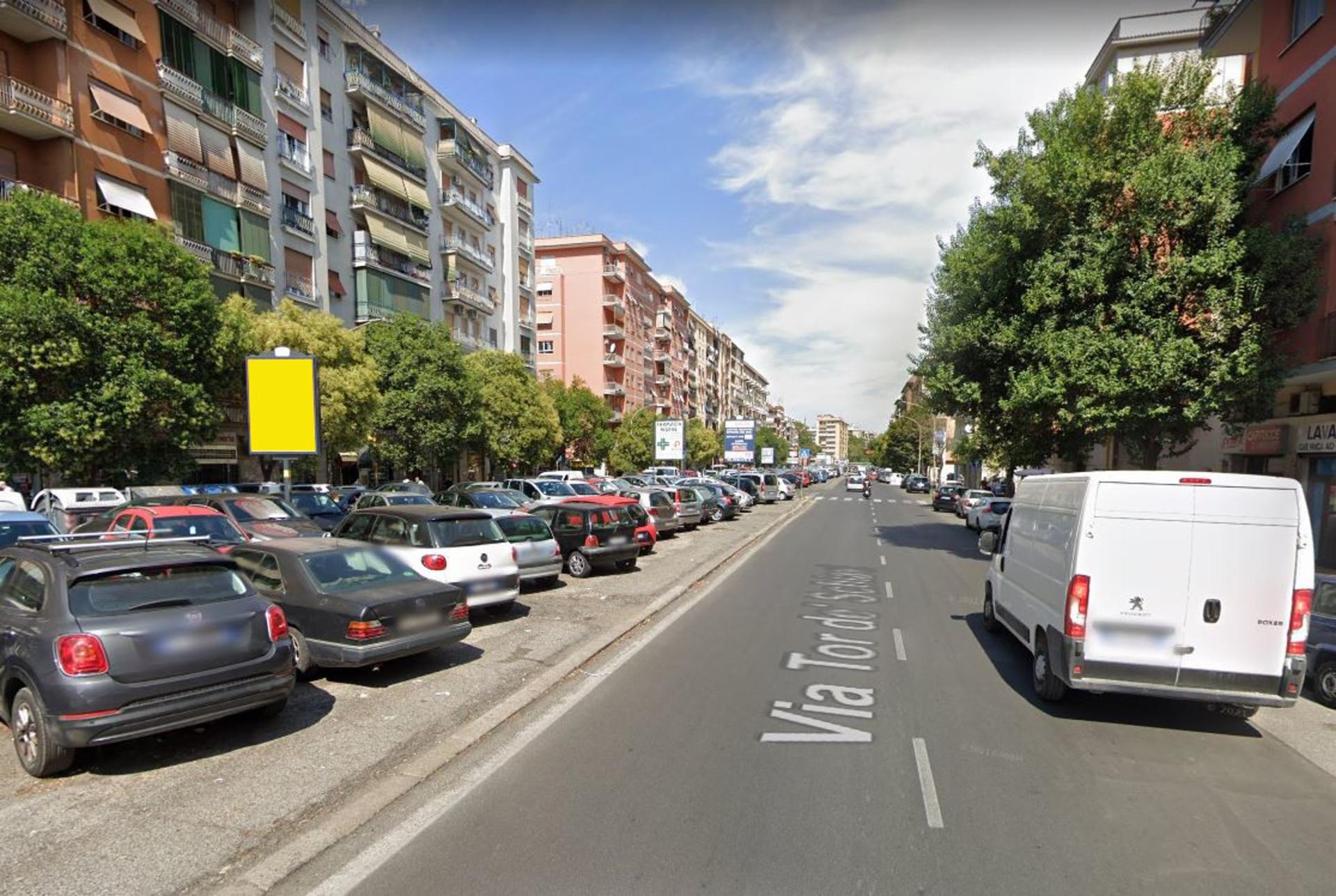 Impianto CARTELLONISTICA a Roma, in zona Parrucchiere Green