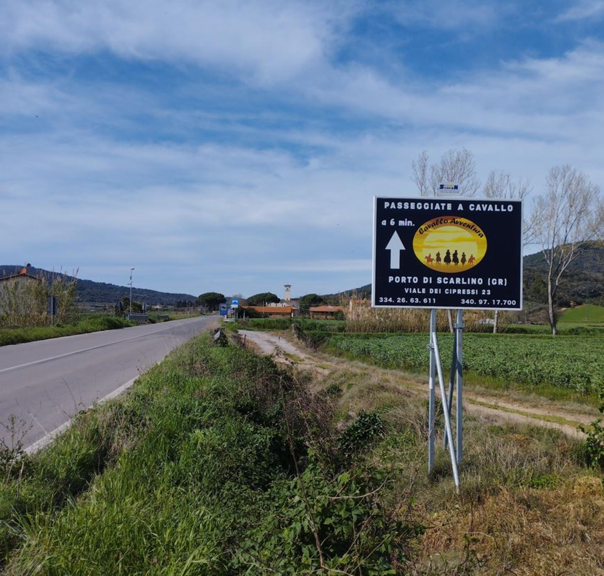Impianto CARTELLONISTICA a Castiglione della Pescaia, in zona Trattoria Vecchia Torre