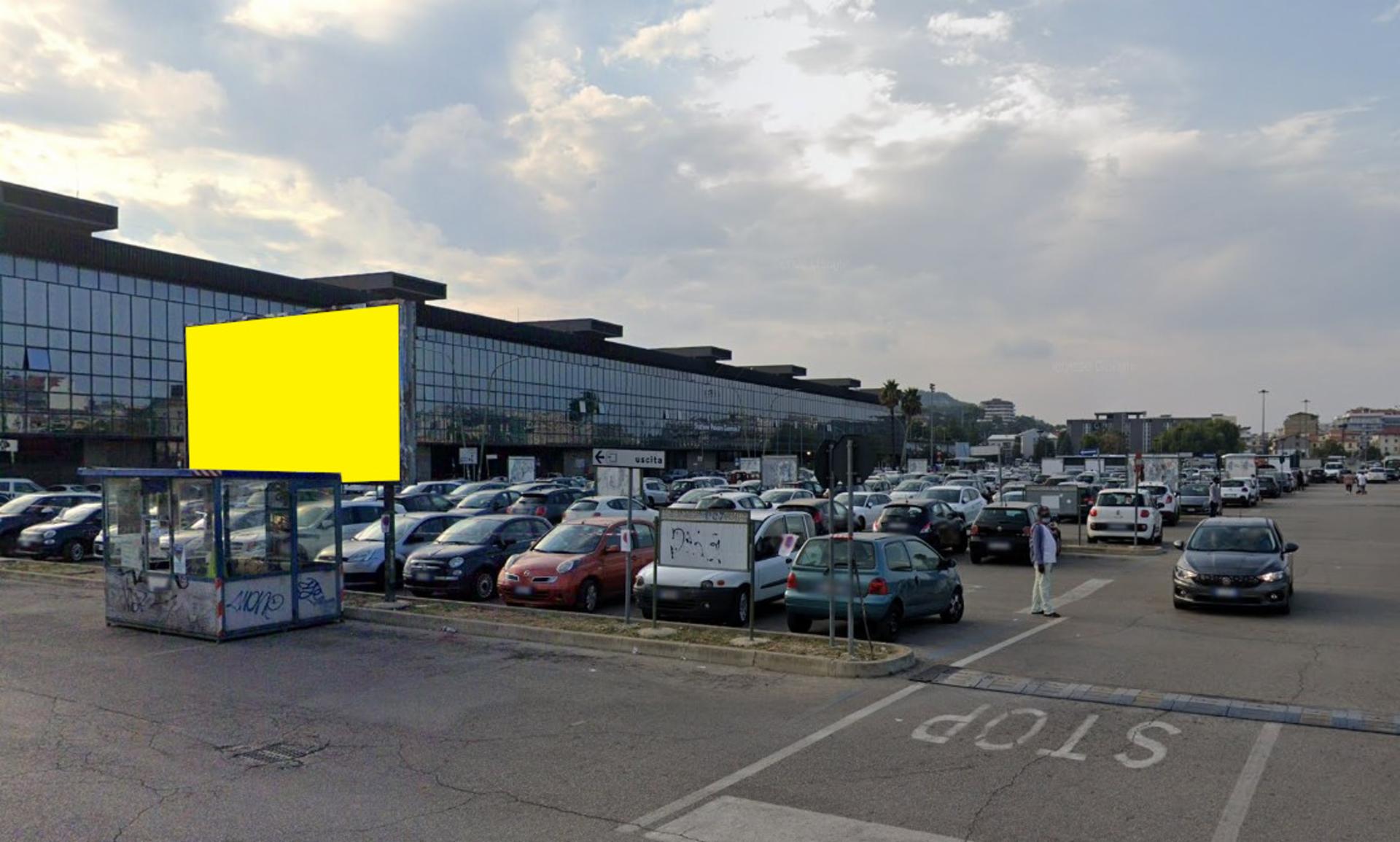 Impianto 6 X 3 a Pescara, in zona Scarpe Diem