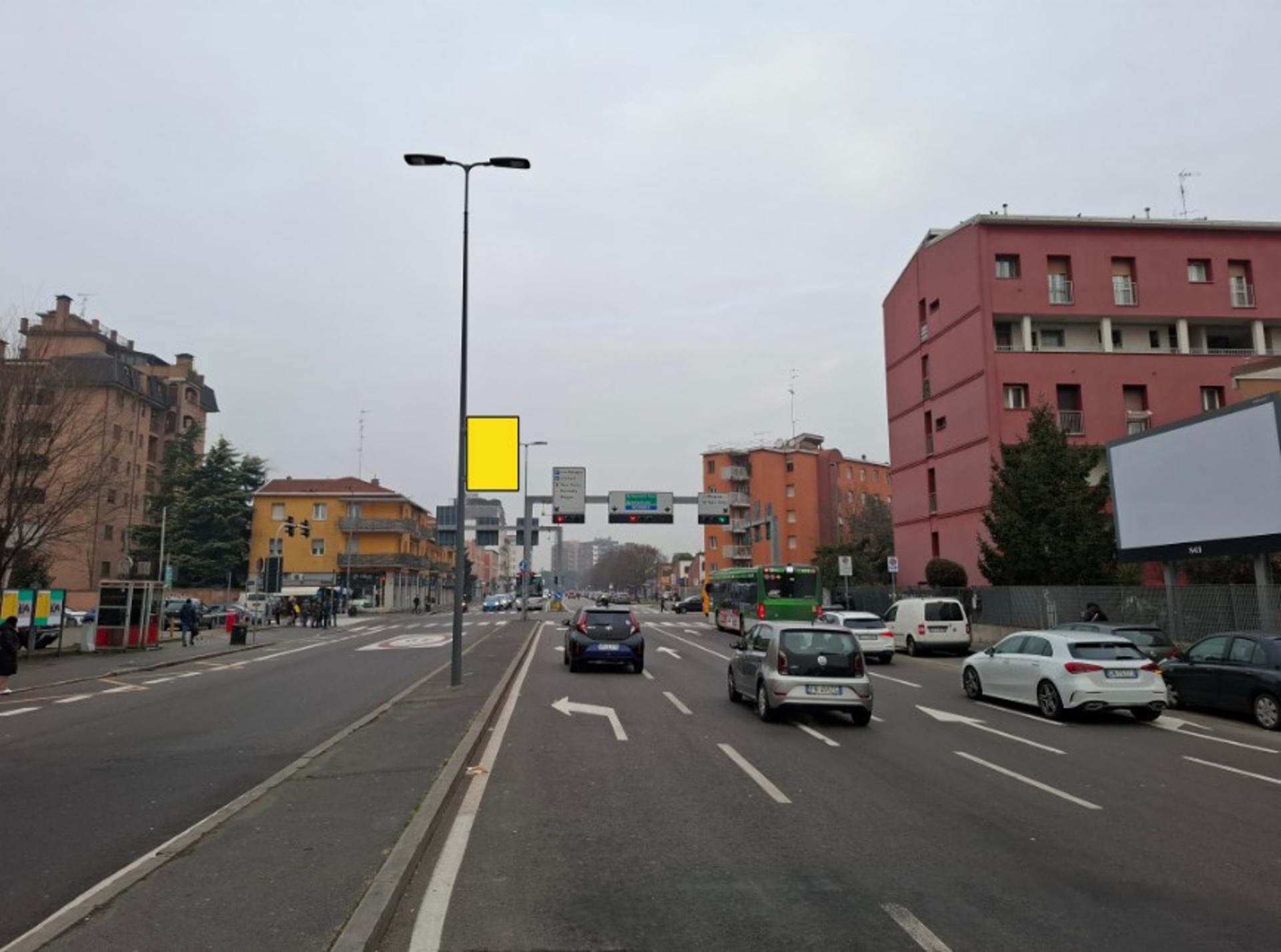 Impianto TARGA PALO a Milano, in zona Biblioteca Comunale Harar