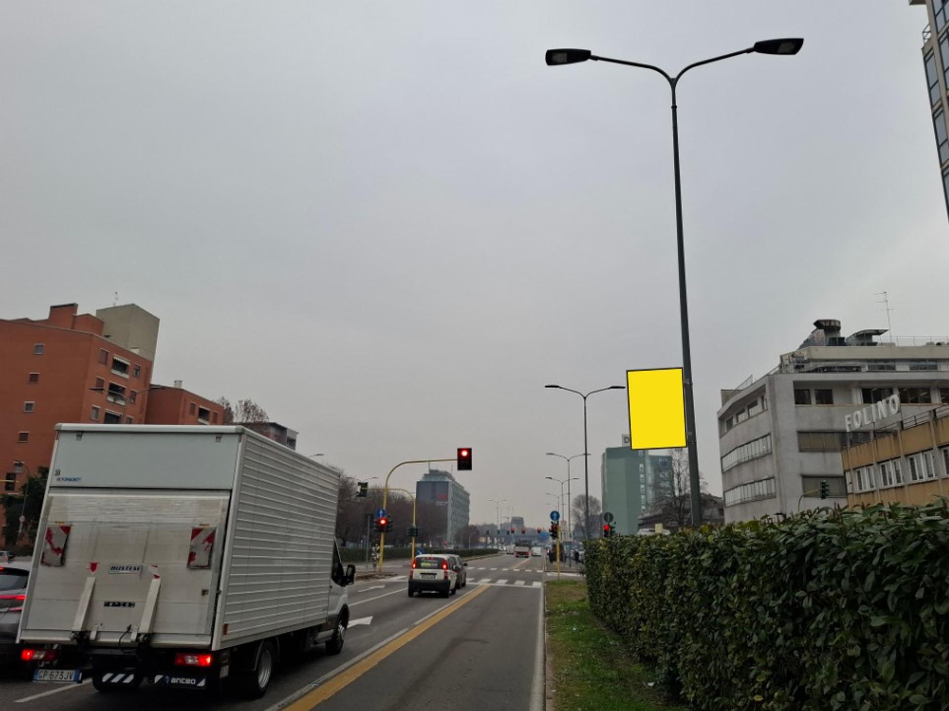 Impianto TARGA PALO a Milano, in zona Avenue Cafe