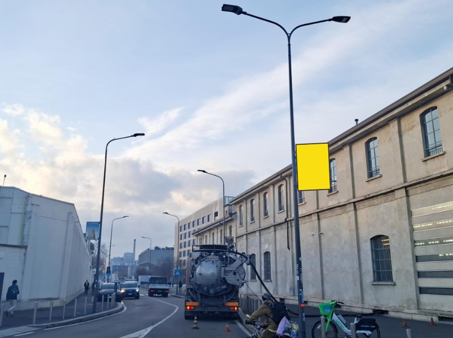 Impianto a LARGO Isarco palo n. 2  Milano