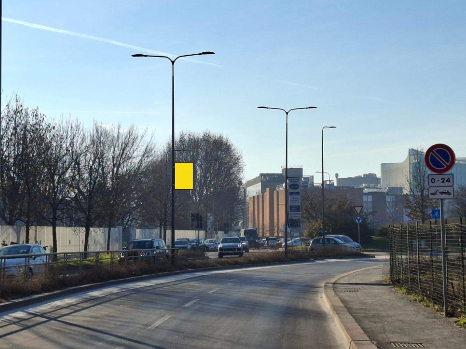 Impianto TARGA PALO a Milano, in zona Mondadori