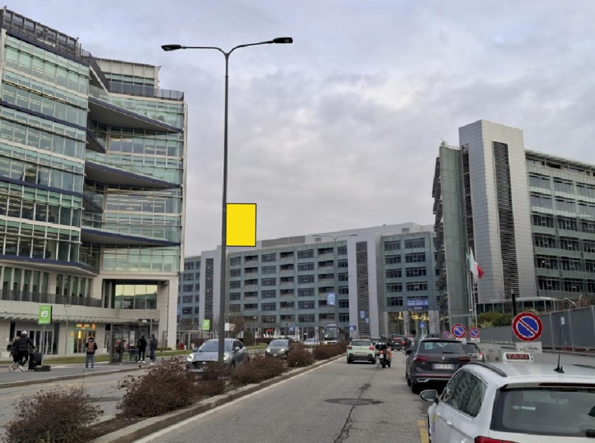 Impianto a VIA Luigi Russolo palo n. 2  Milano