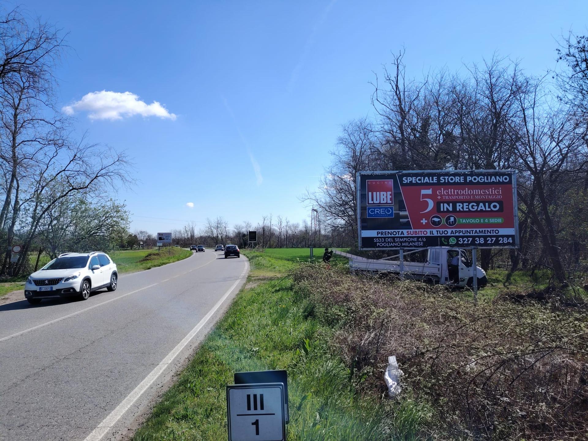 Impianto a S.p. 109 dopo confine Pogliano Nerviano dir. Vanzago  Parabiago
