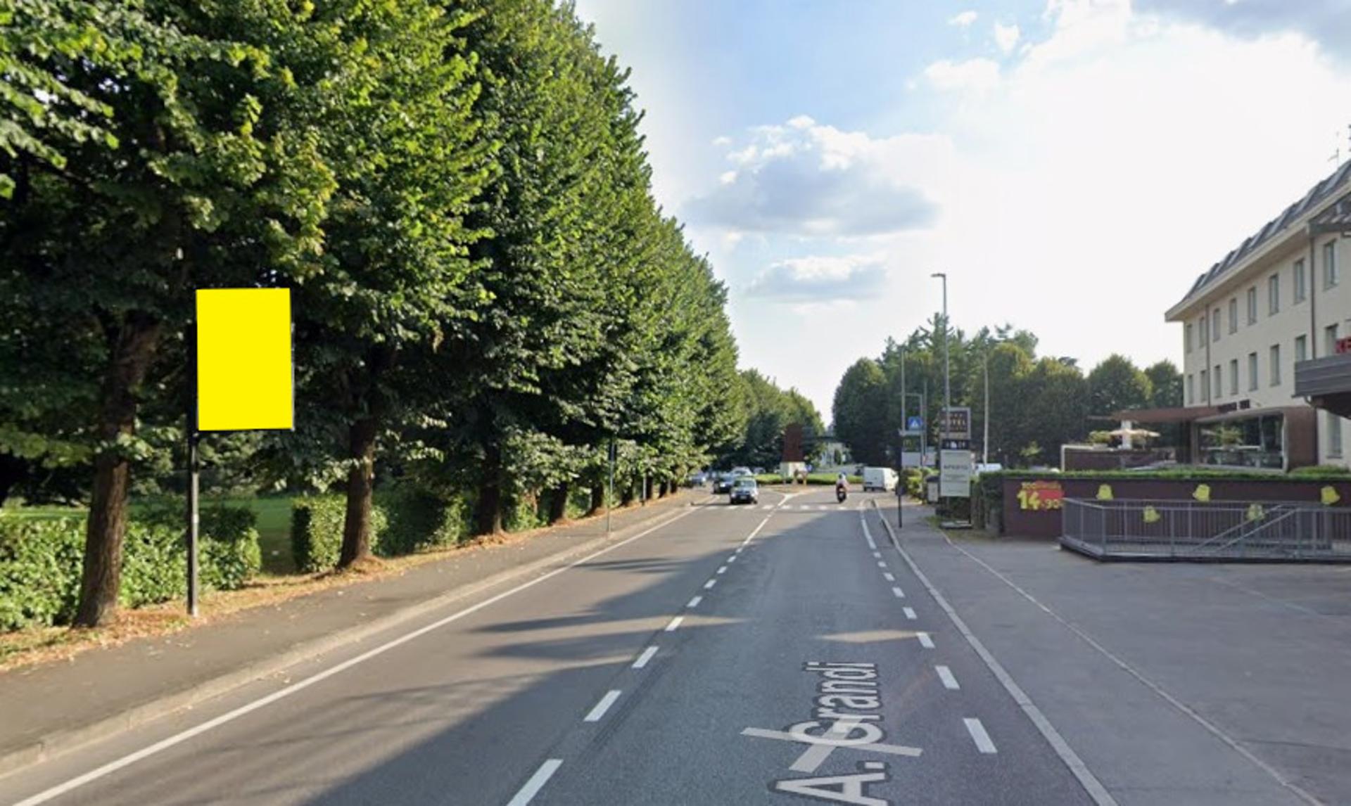 Impianto CARTELLONISTICA a Cantù, in zona Unico