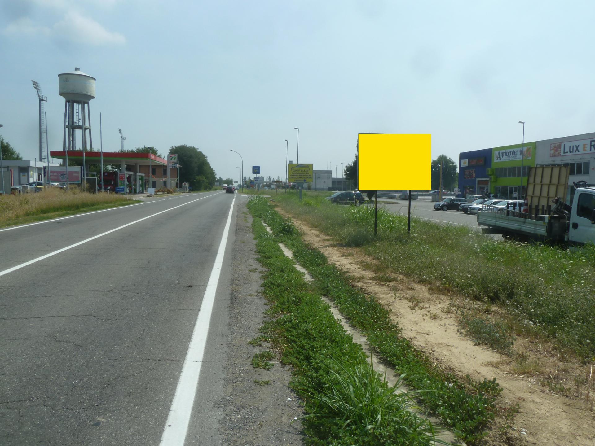 Impianto CARTELLONISTICA a Castel San Giovanni, in zona McDonald's